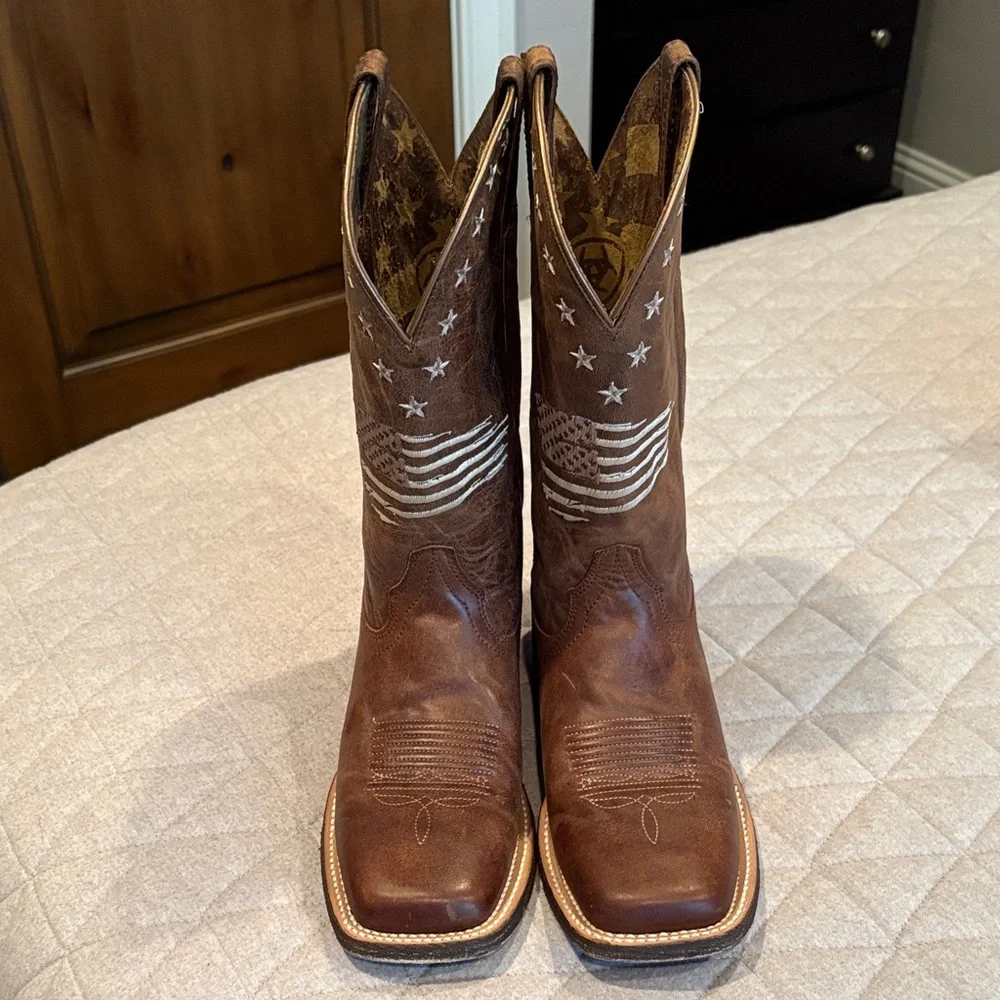 Ariat Brown Heeled Boots with White Accents - Picture 1 of 6